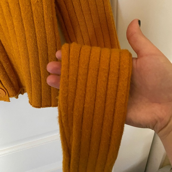 GENTLY USED Forever 21 Knit Collared Button Up Crop Mustard Sweater - Picture 5 of 6